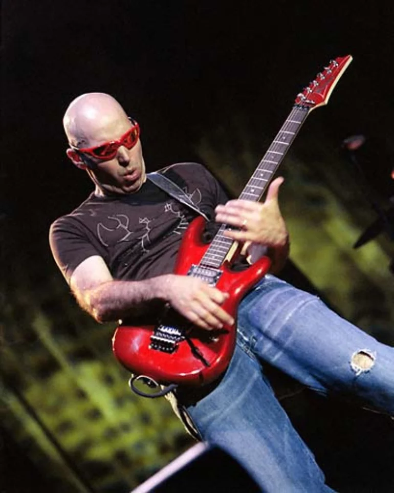 Logo Joe SATRIANI